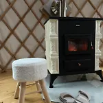 Yary Yurt * Všeruby