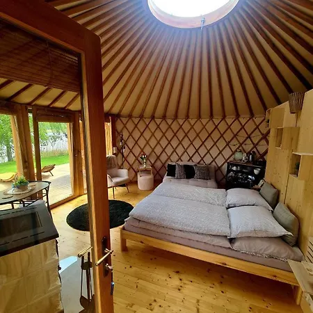 Yary Yurt * Všeruby