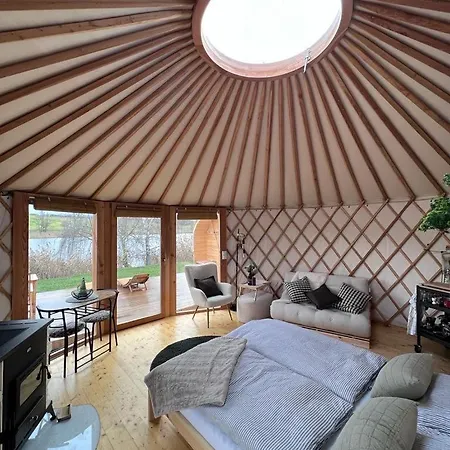 Yary Yurt * Všeruby